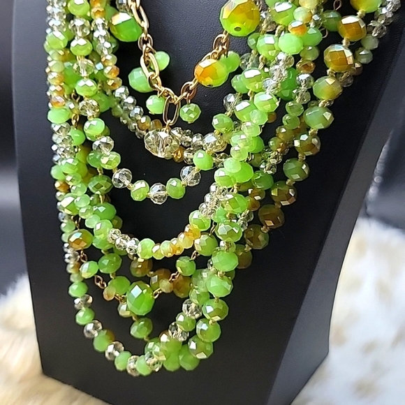 Vtg 8 Strand Graduated Gold Tone Chain Mint Green Clear Faceted Crystal Necklace - Picture 2 of 5